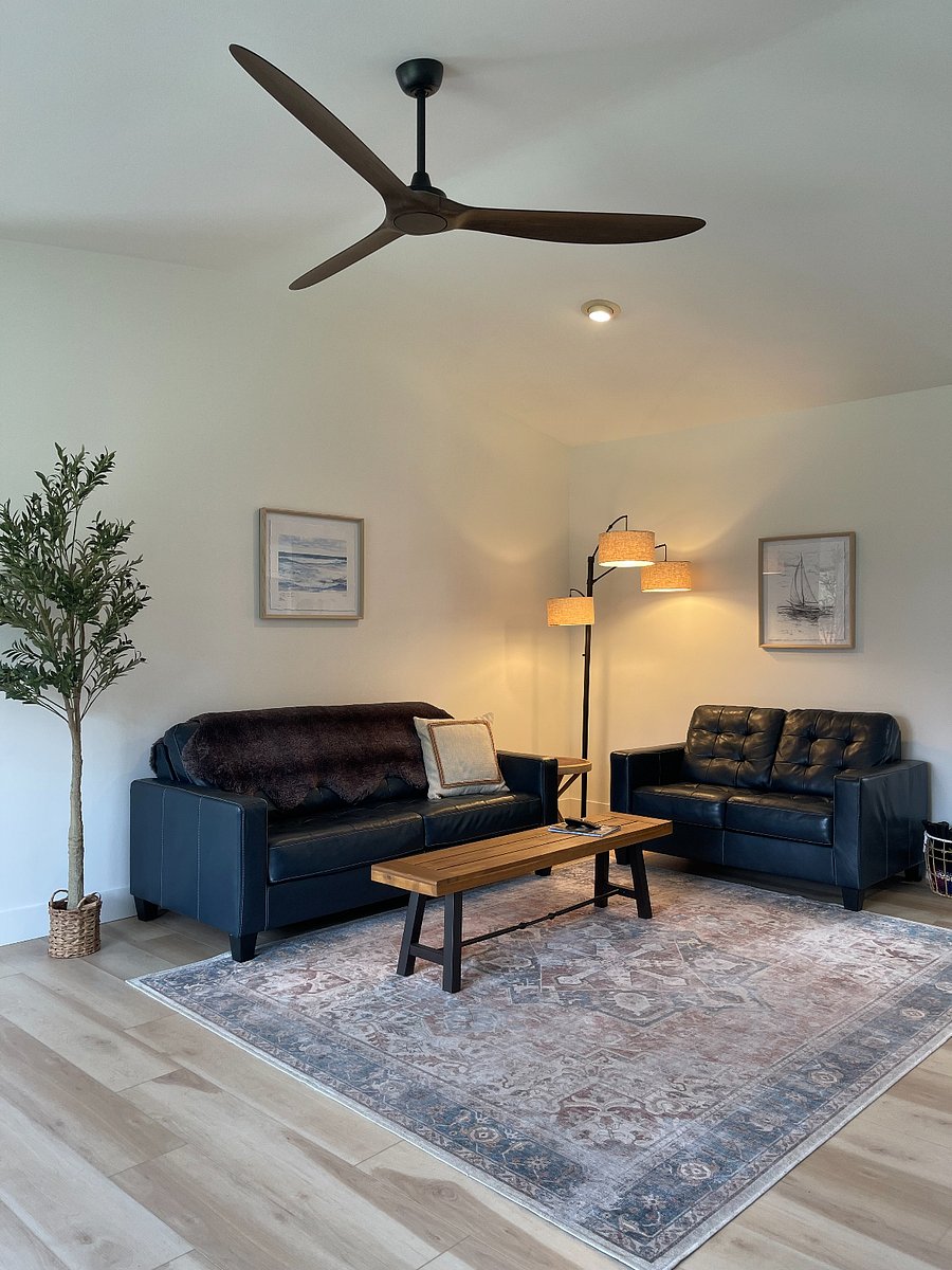 Living room with ceiling fan
