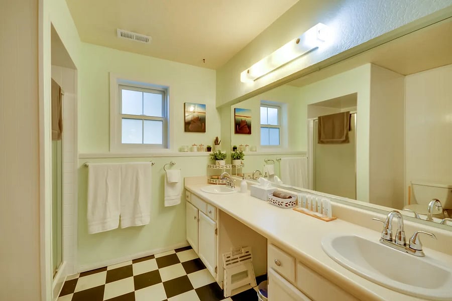 Furnished Finder property 596005_1 photo 18
