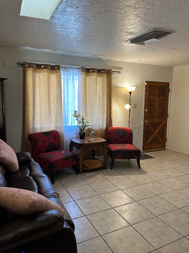 Furnished Finder property 596009_2 photo 5