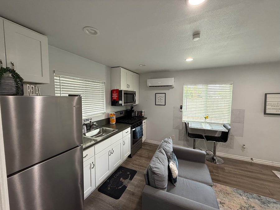 Furnished Finder property 596061_1 photo 3