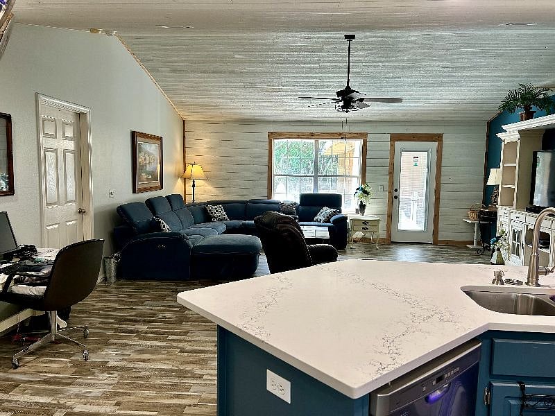 Furnished Finder property 596097_1 photo 4