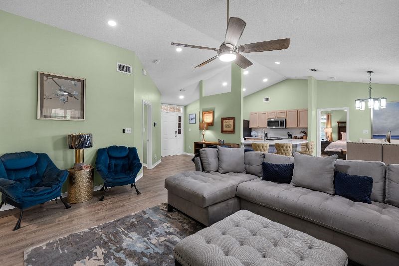 Furnished Finder property 596282_1 photo 3