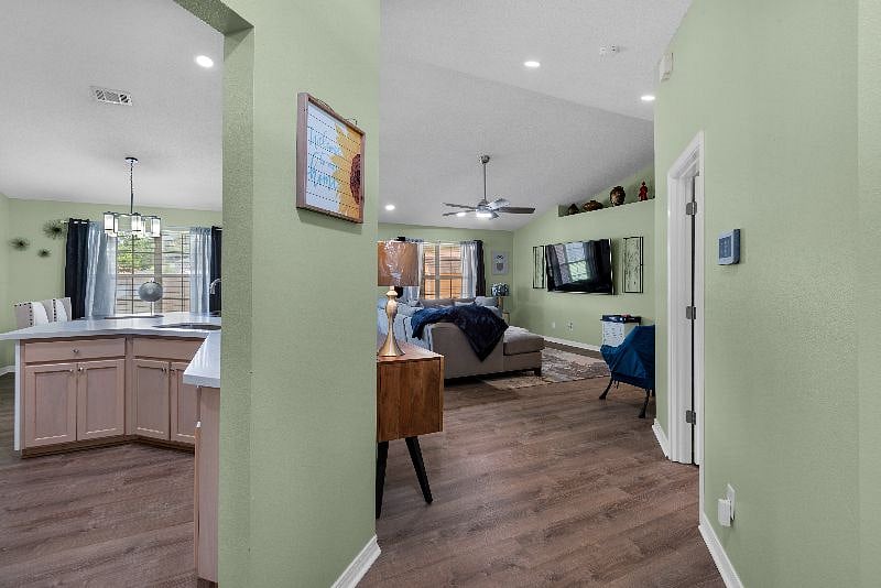 Furnished Finder property 596282_1 photo 7
