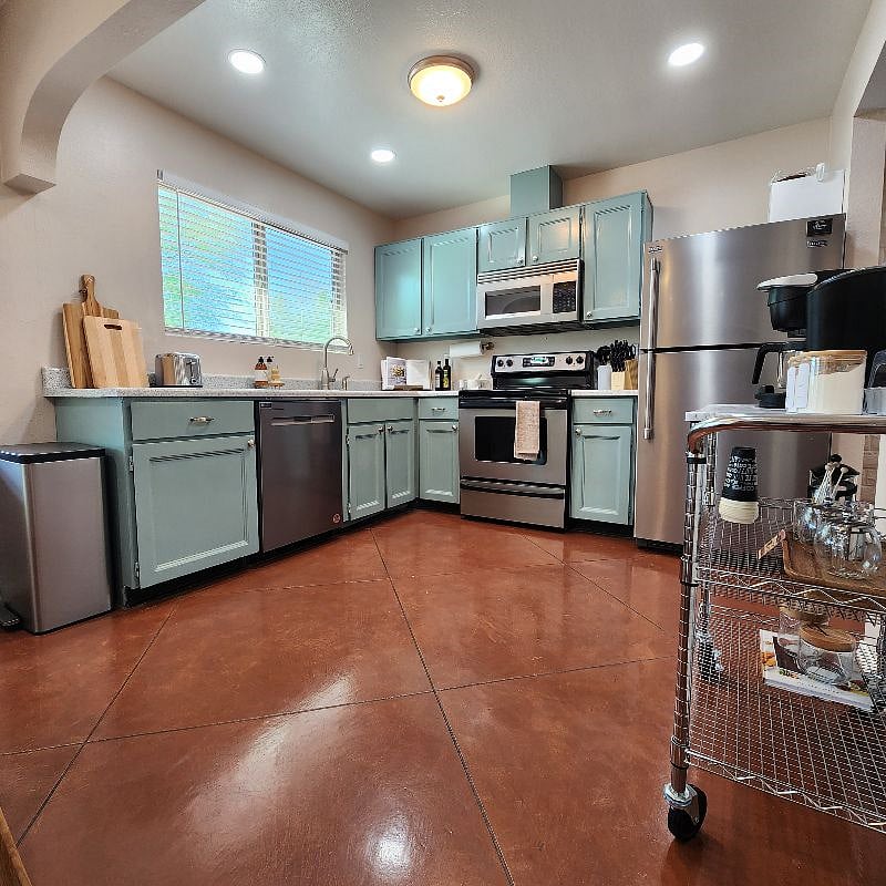 Kitchen - New Refrigerator and Dishwasher