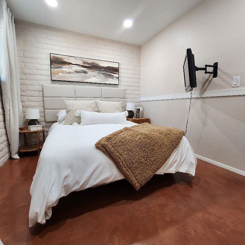Bedroom 2 - Smart TV with Google Chromecast