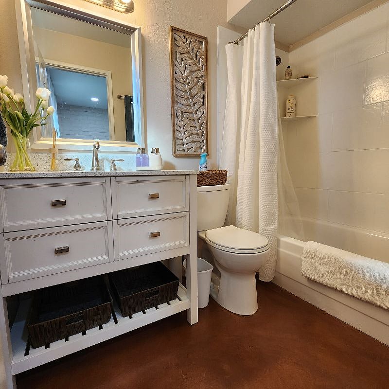 Private Full Bath - Bedroom 1