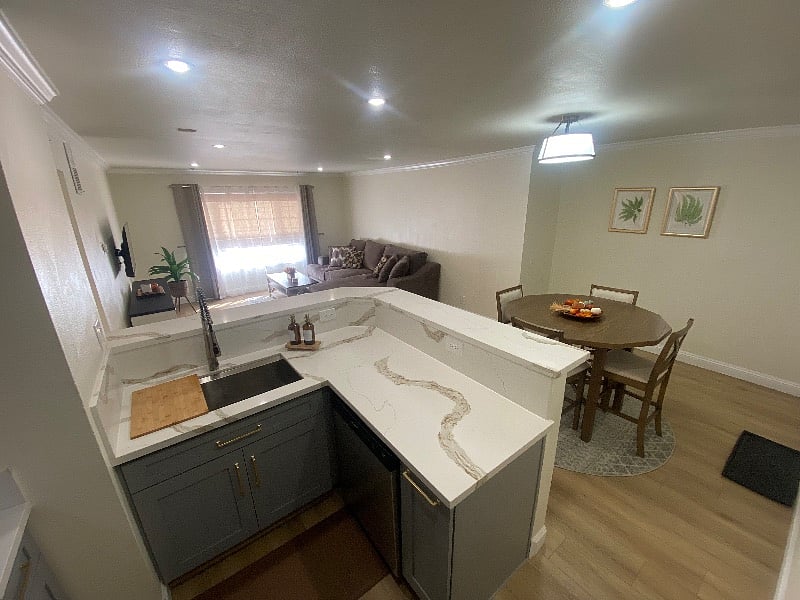 Dedicated dining spaceperfect for meals, work, or casual gatherings.