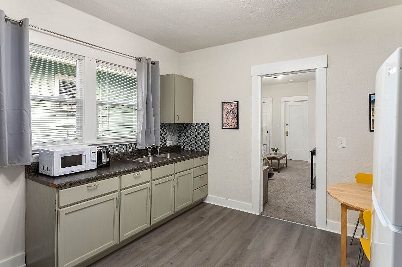 Furnished Finder property 596484_3 photo 6