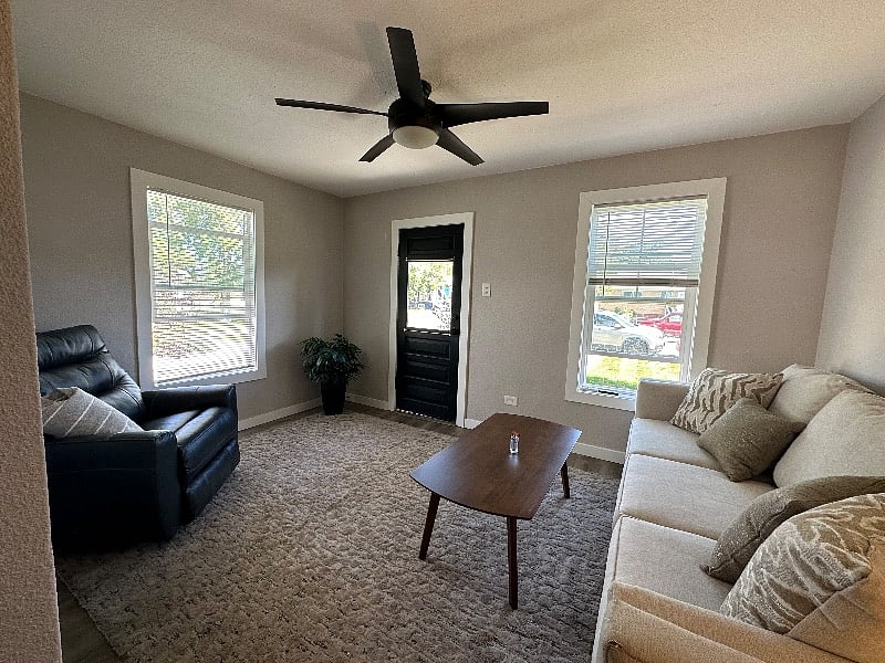 Furnished Finder property 596502_1 photo 3