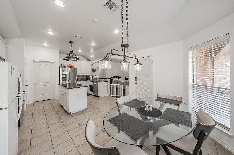 Furnished Finder property 596513_1 photo 11