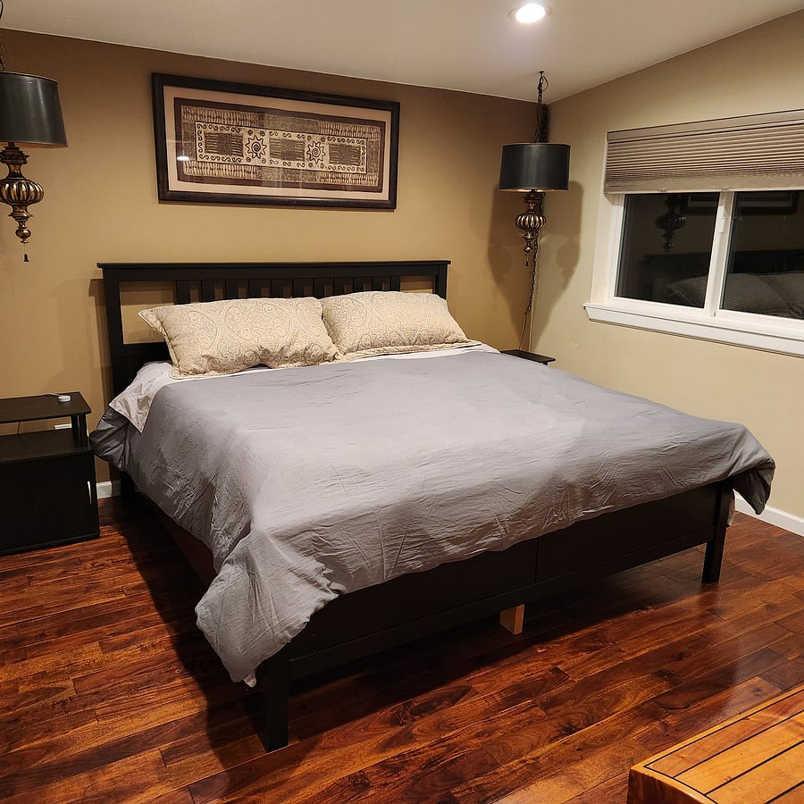 Master King Bed
