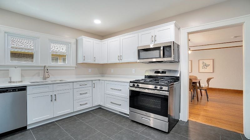 Furnished Finder property 596603_1 photo 9