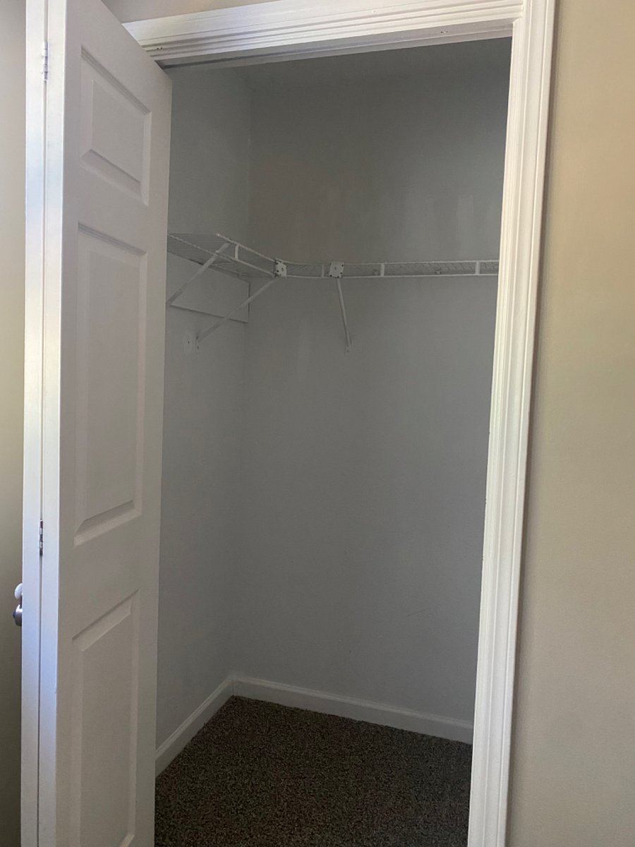 Unfurnished Room 2