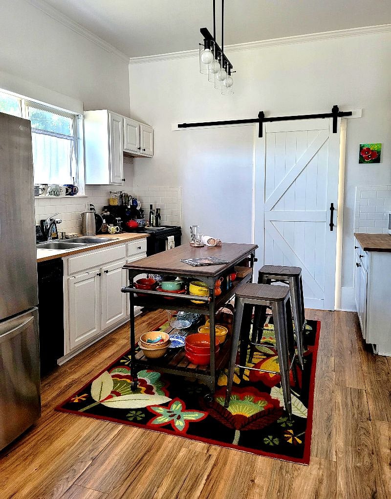 Furnished Finder property 596706_1 photo 3