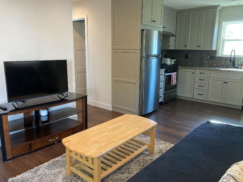 Furnished Finder property 596757_1 photo 6