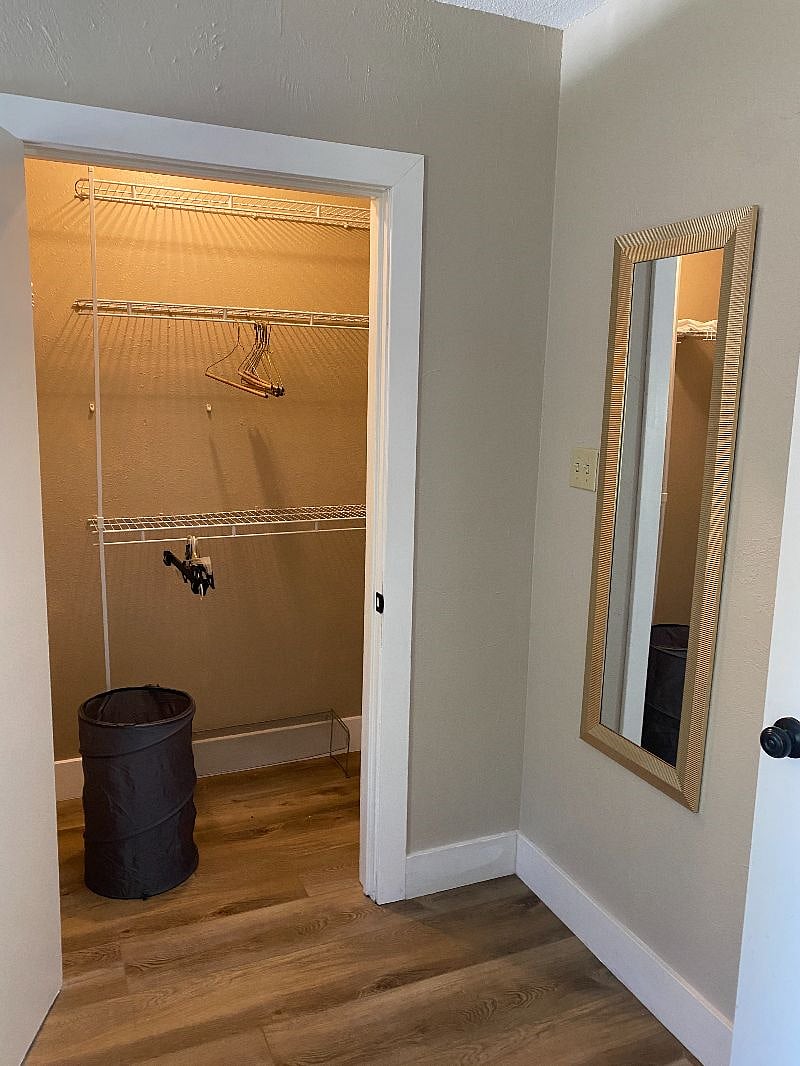 Queen bedroom closet