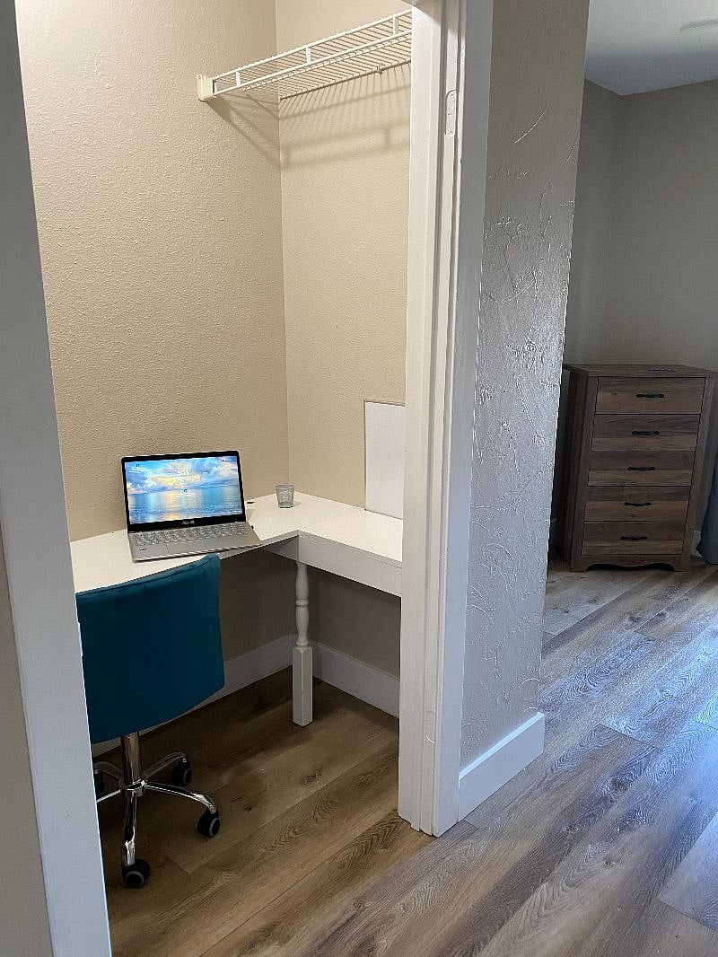 Queen bedroom work area