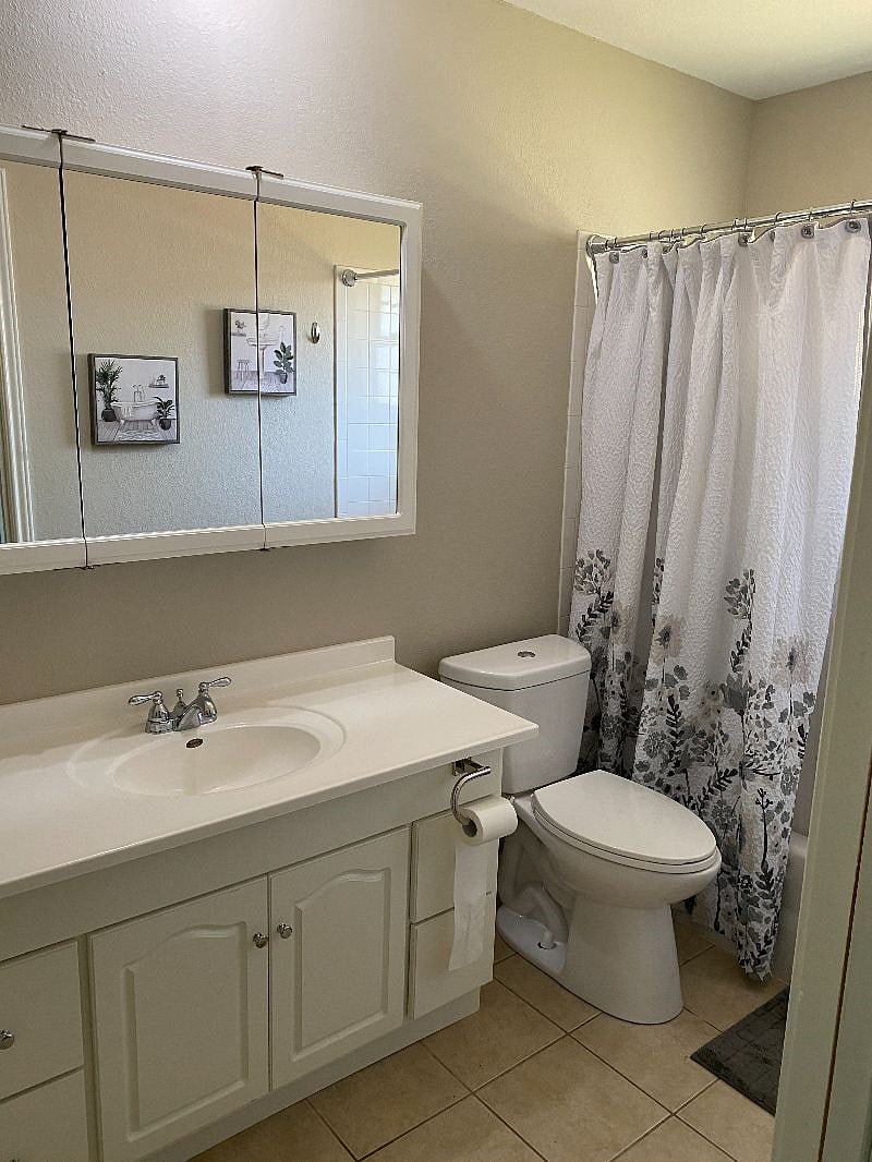 Master bath with shower (hard to see in photo)