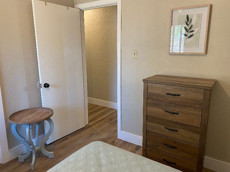 More of smaller bedroom
