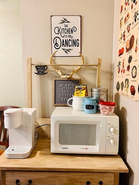 Keurig, coffee maker, and french press provided.