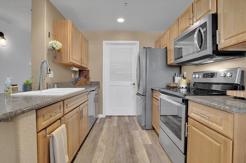 Furnished Finder property 596831_1 photo 4
