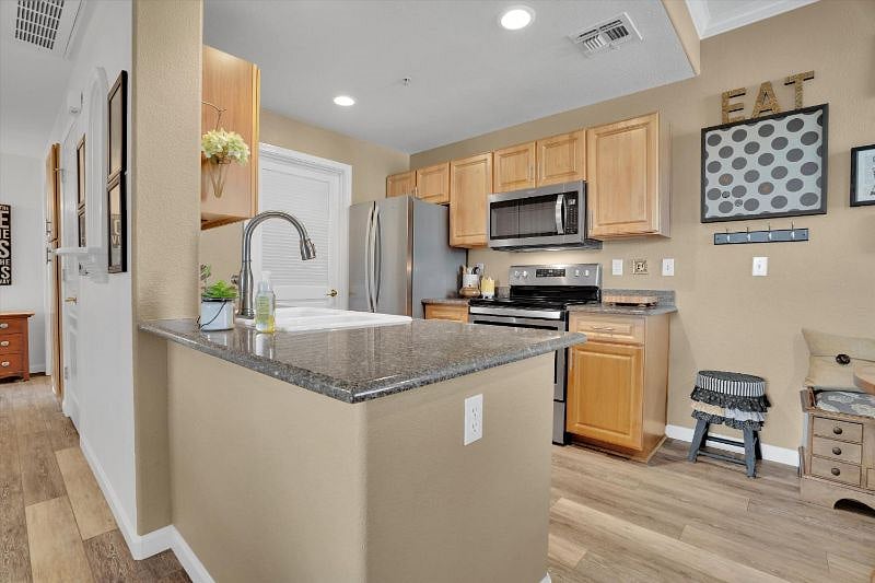 Furnished Finder property 596831_1 photo 5