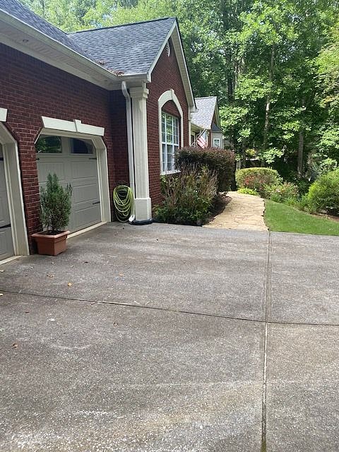 Path to private entrance