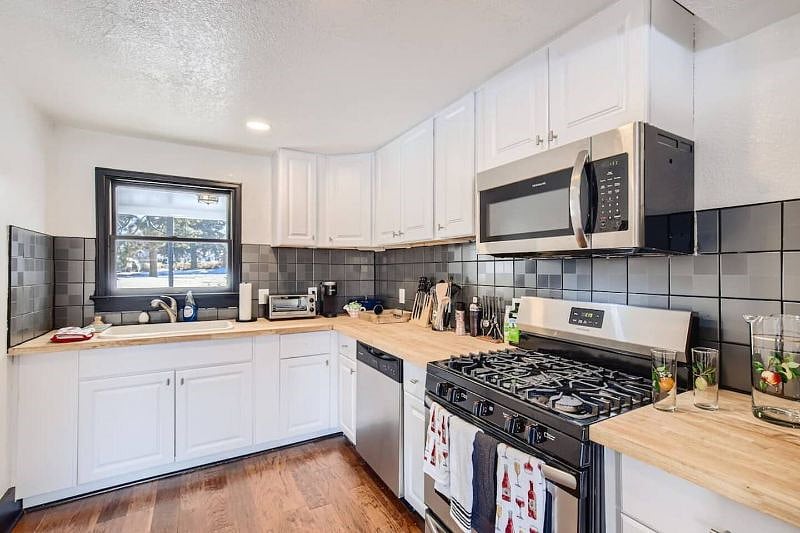Furnished Finder property 596930_1 photo 8