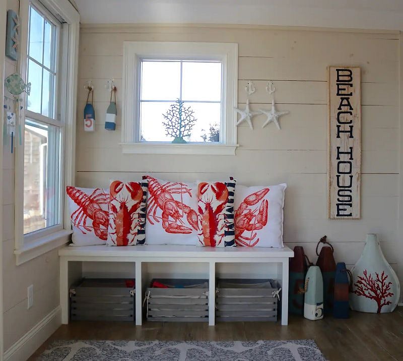 Entryway storage