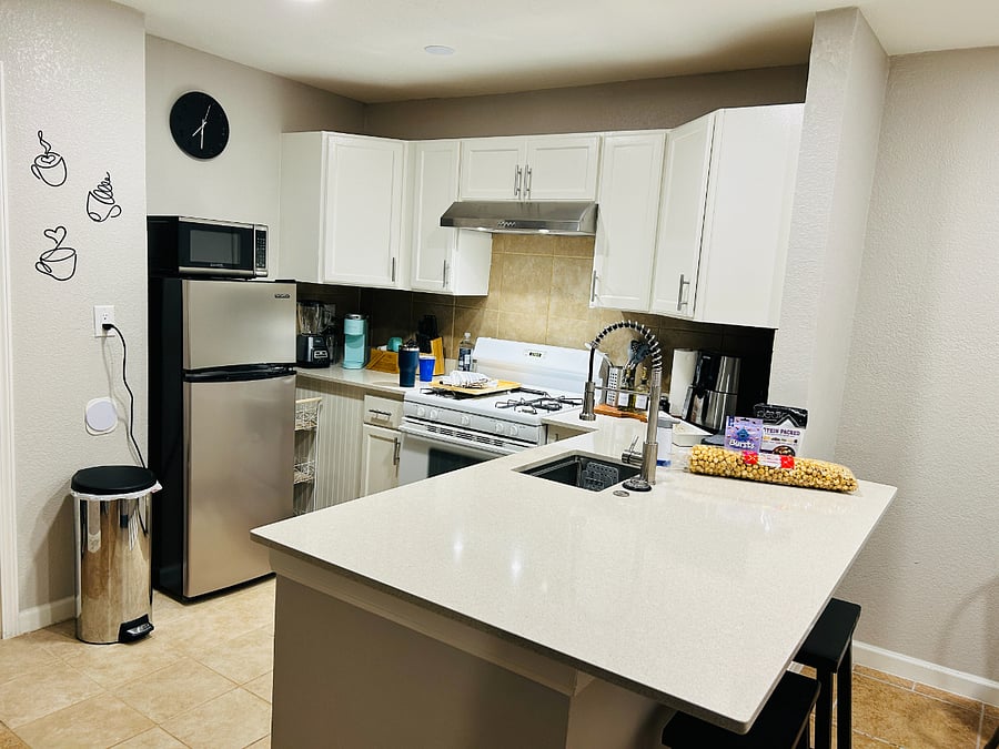 Furnished Finder property 596949_6 photo 4