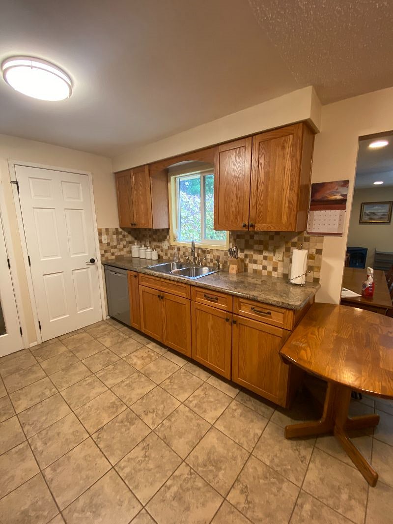 Furnished Finder property 597069_2 photo 9
