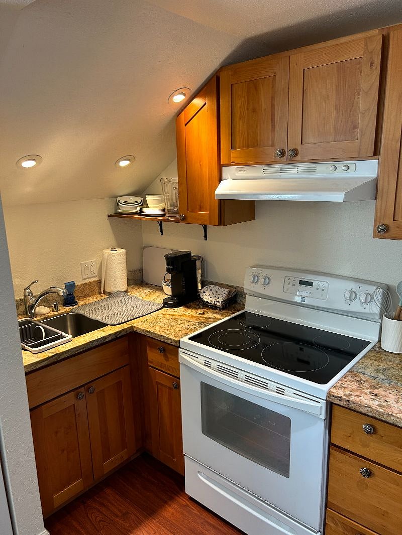 Furnished Finder property 597404_1 photo 6