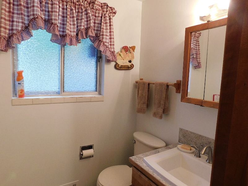 1/2 Bathroom