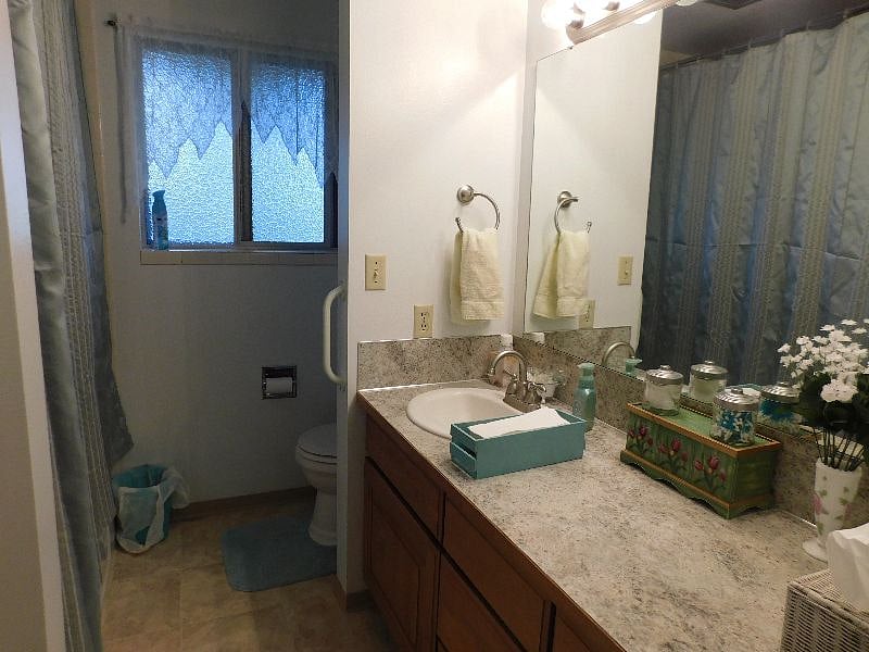 Full bathroom