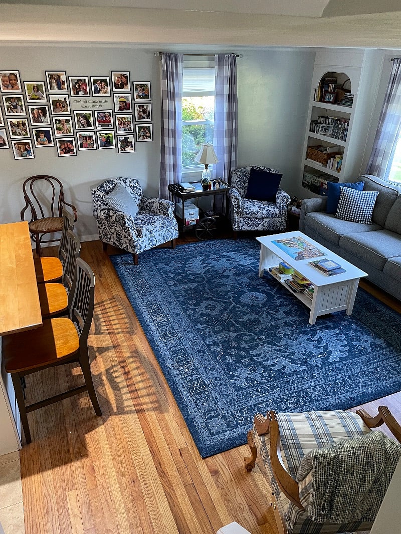 Shared entrance kitchen/living room area. 