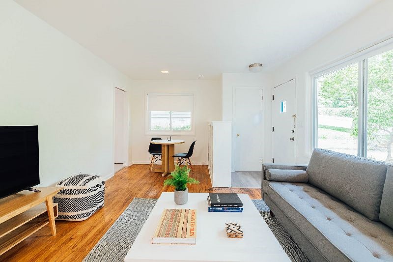 Furnished Finder property 597429_1 photo 11