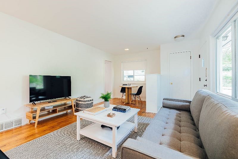 Furnished Finder property 597429_1 photo 12