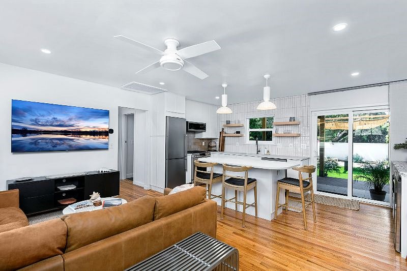 Furnished Finder property 597480_1 photo 12