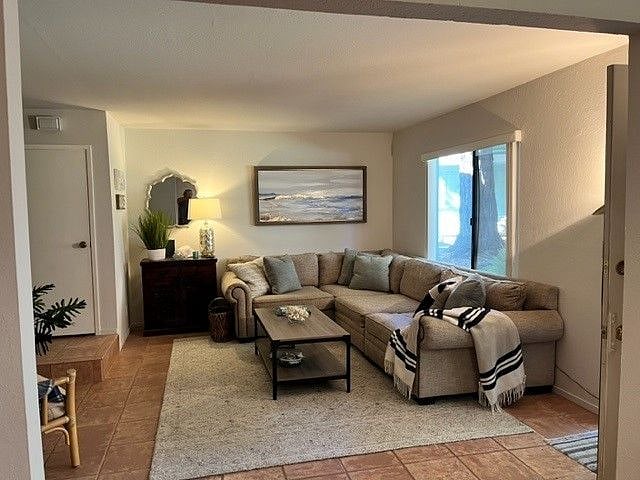 Furnished Finder property 597636_1 photo 3