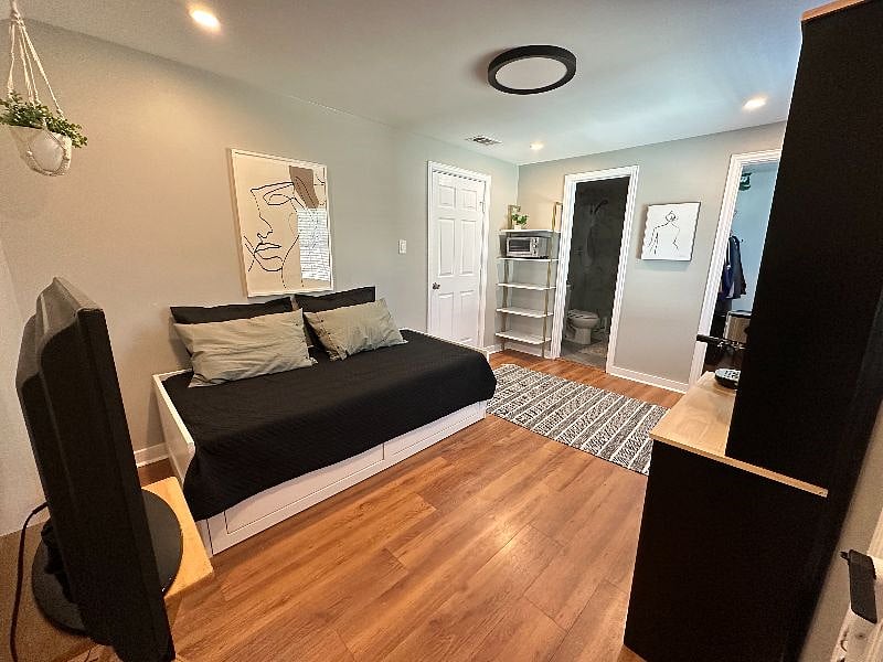 Furnished Finder property 597670_1 photo 3