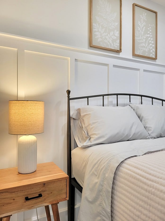 Bedroom 1 - Nightstands and lamps. USB ports