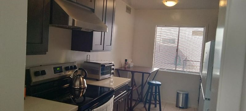Furnished Finder property 597845_1 photo 3
