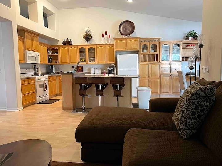 Furnished Finder property 597846_1 photo 3