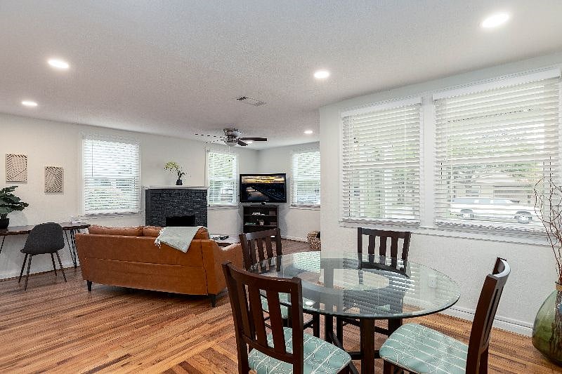 Furnished Finder property 597855_1 photo 12