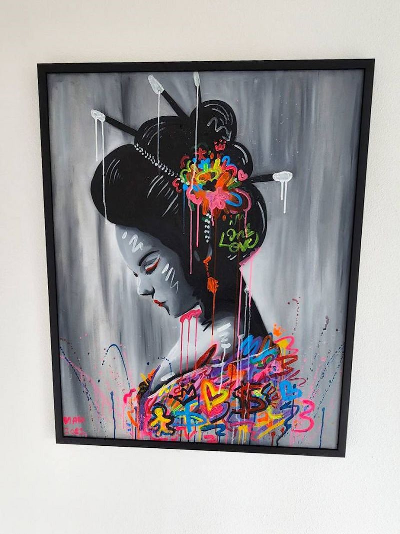 Original Thai Art work throughout the House