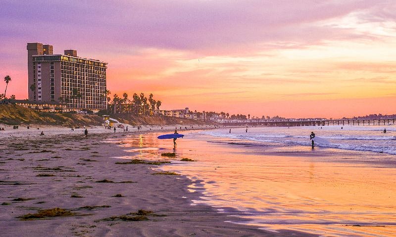 Pacific Beach!  San Diego's premier and largest beach, only a 20 min drive away!