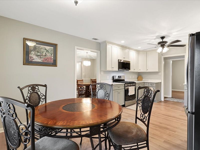 Furnished Finder property 597995_1 photo 20