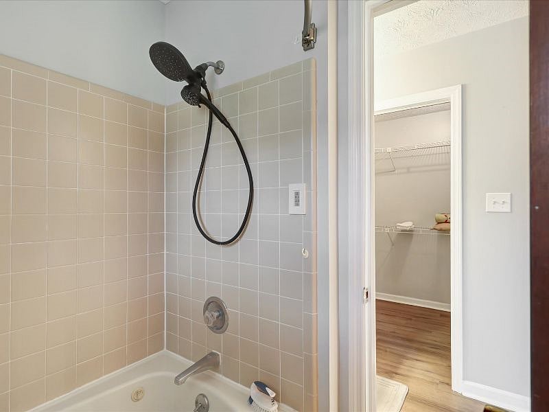 Furnished Finder property 597995_1 photo 30
