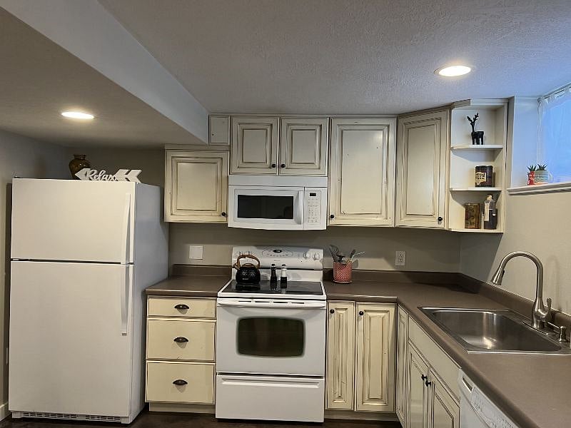 Furnished Finder property 598018_2 photo 2