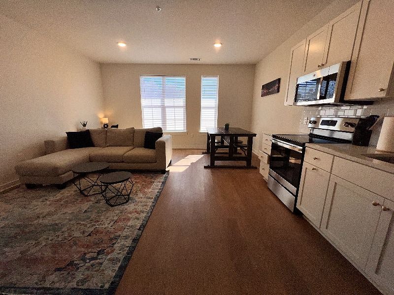 Furnished Finder property 598172_1 photo 9